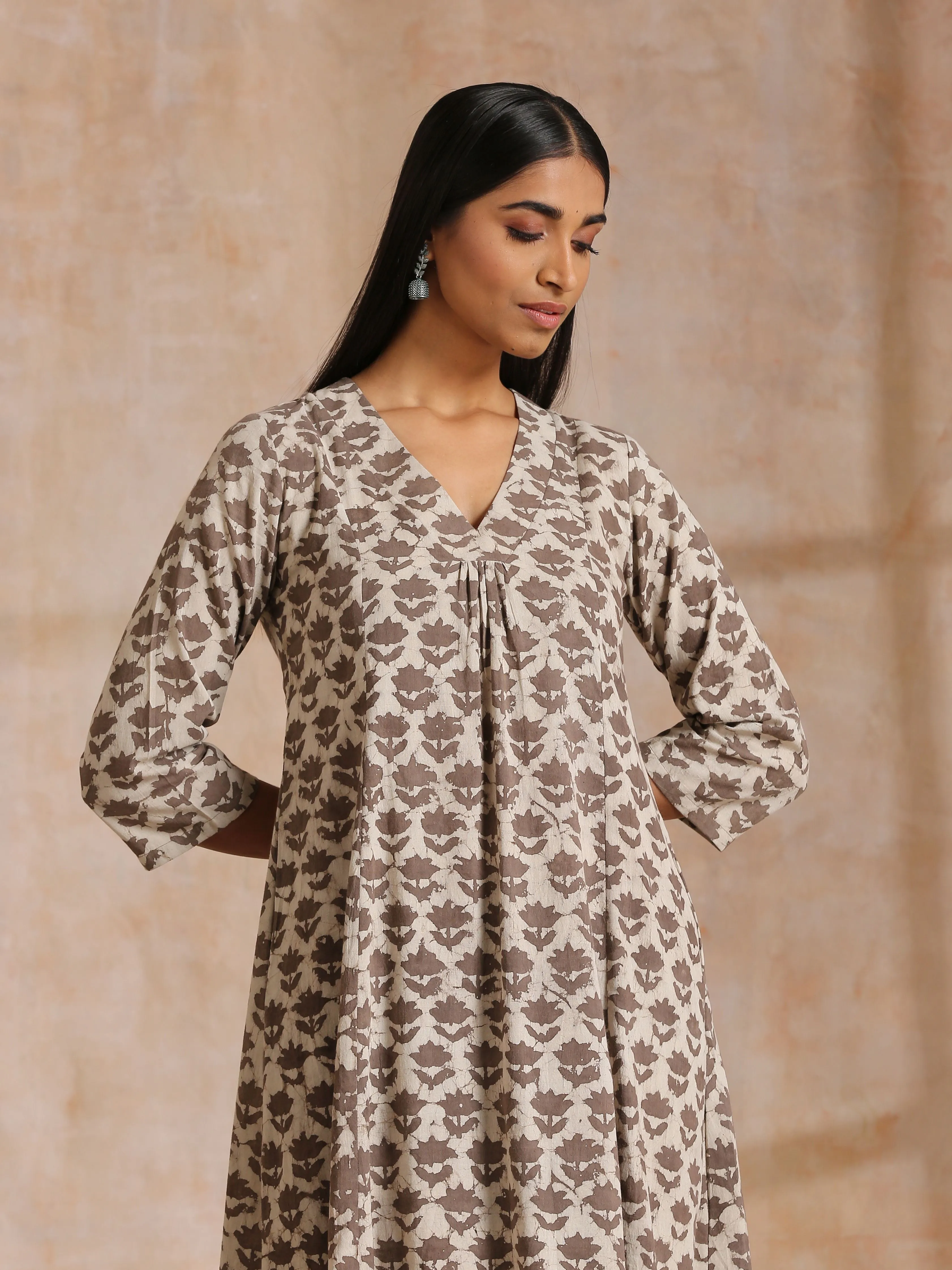 Clay Dabu Buta Print Cotton Front Neck Gathered Kurta Pant Set