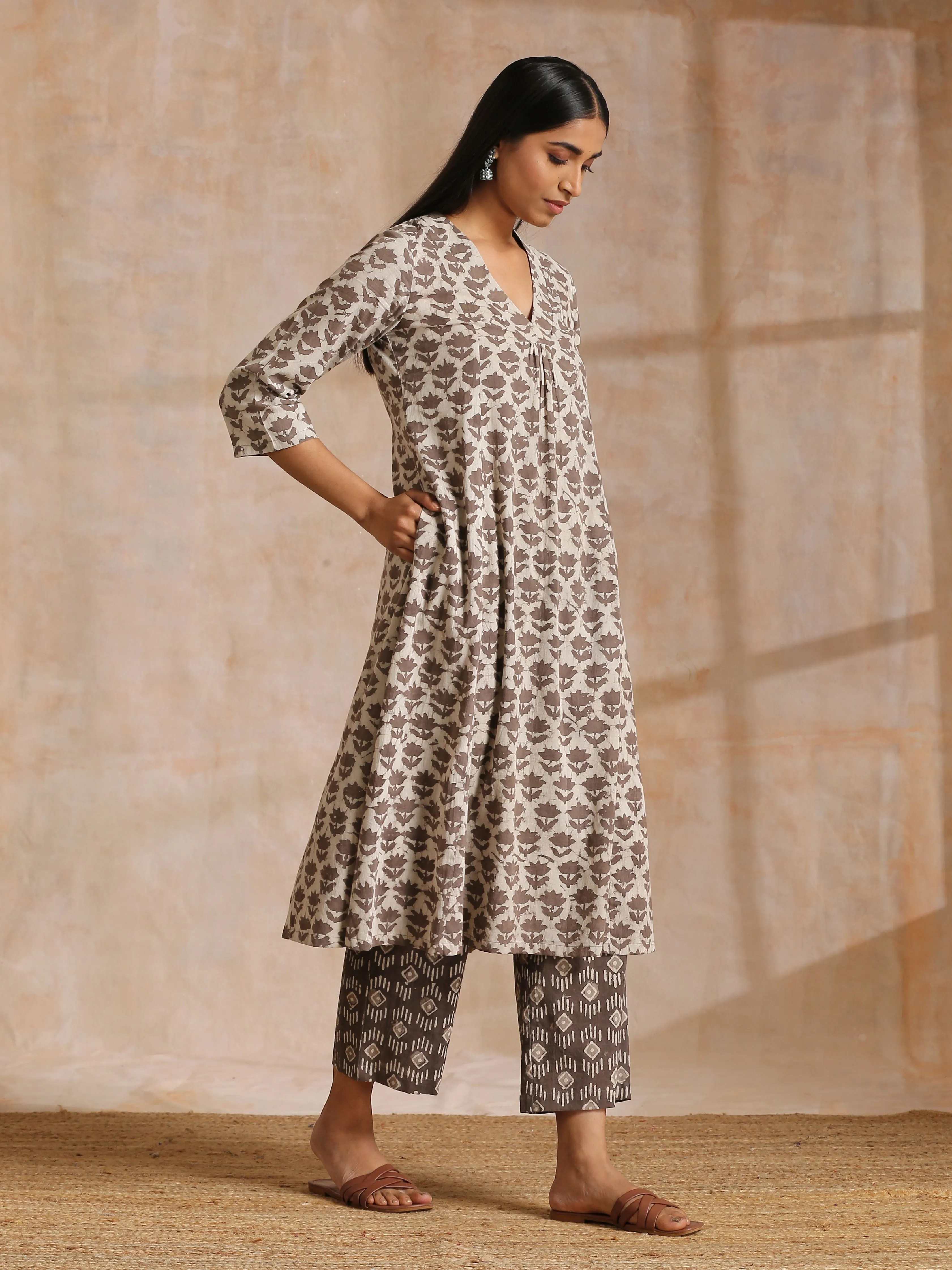 Clay Dabu Buta Print Cotton Front Neck Gathered Kurta Pant Set